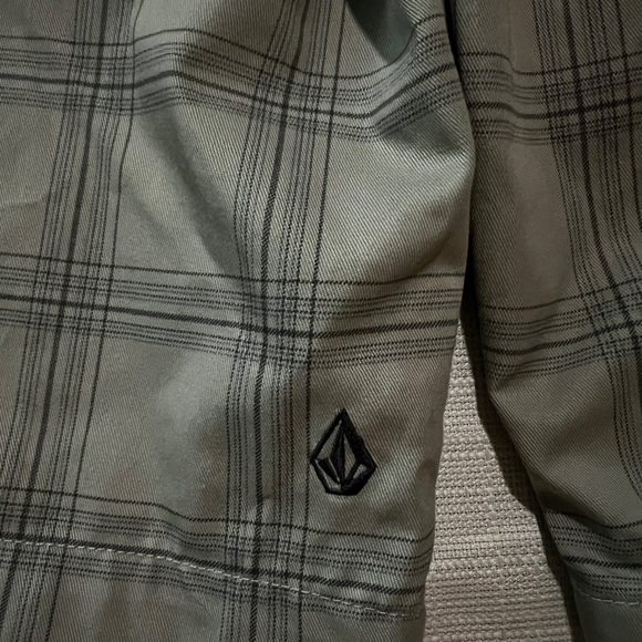 Volcom Corpo Class Men's Checkered Beige Shorts Size 30 - Picture 7 of 7